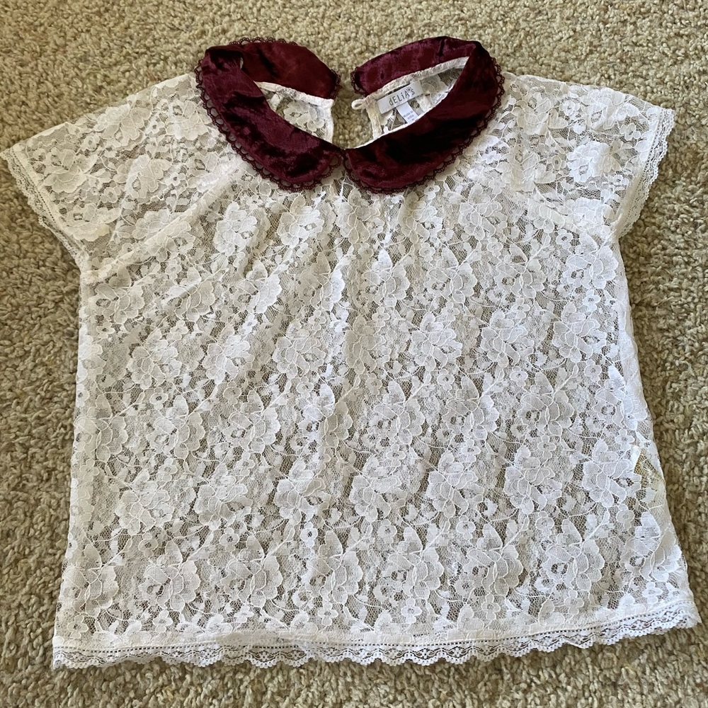 Delia’s white lace top with burgundy collar Size S
